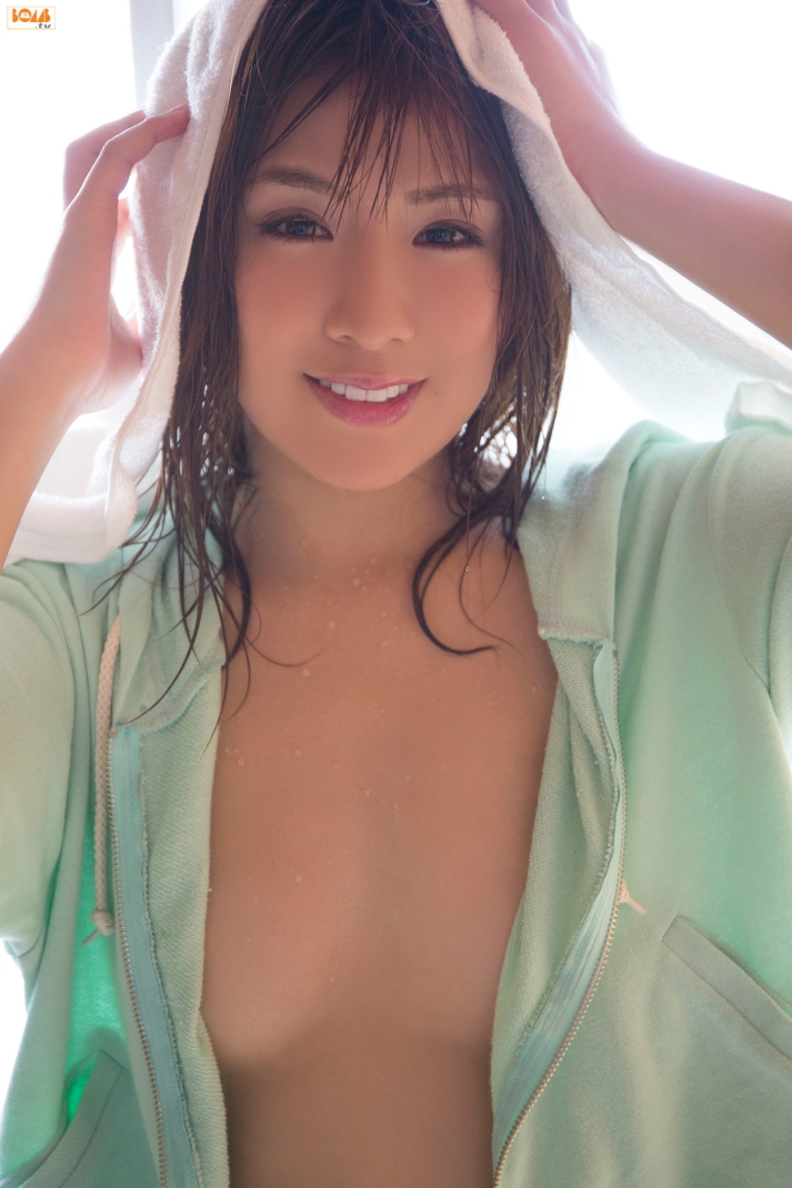 [BOMB.tv] GRAVURE Channel 2013.10 Chika Tono_tc035